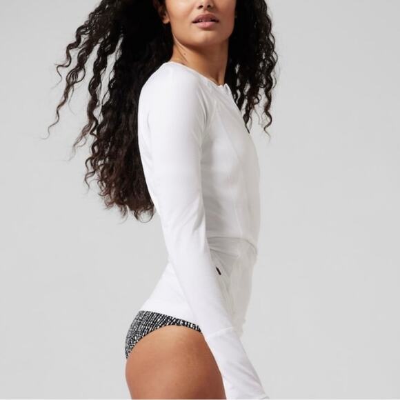 Athleta Women’s Sz M Pacifica Rashguard Top White Long Sleeve Half Zip 594399 - Picture 2 of 8